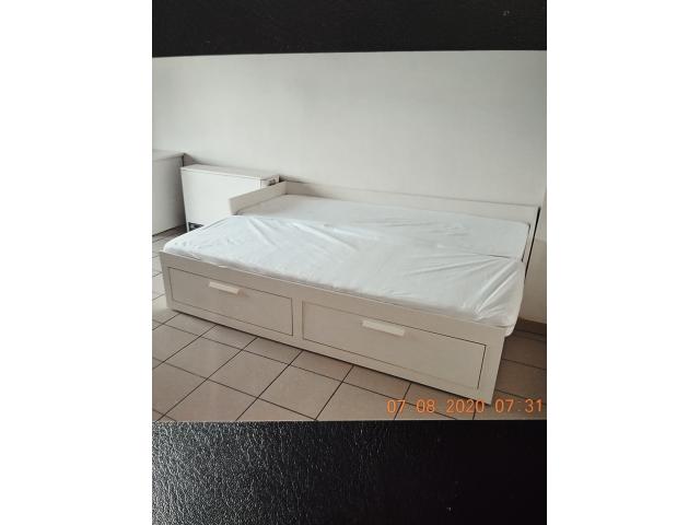 ÉTAT IMPECCABLE, LIT IKÉA BRISMES COMPLET avec 2 matelas, 2 sommiers, 2 tiroirs, possible pour 2 per