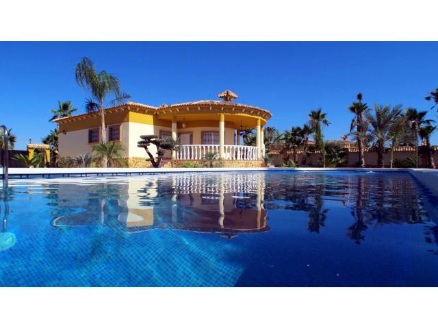 Photo Exclusif Espagne : villas neuves à prix cassé, sur la Costa Blanca image 1/6