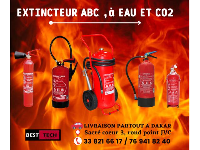 EXTINCTEUR ABC , A EAU ET CO2 A VENDRE .