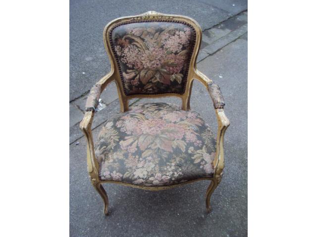 Photo Fauteuil style Louis XV image 1/3