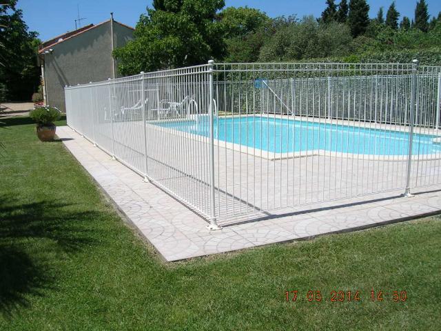 fermette restaurée avec piscine privée