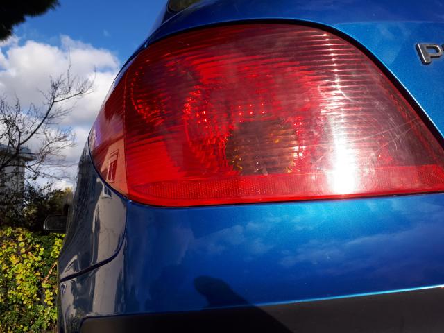 Photo feux arrière    Peugeot  307   30€    pièces  tel 06.27.57.73.96.   le prix et   ferme image 1/2