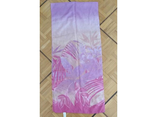 Foulard rose-violet pastel neuf