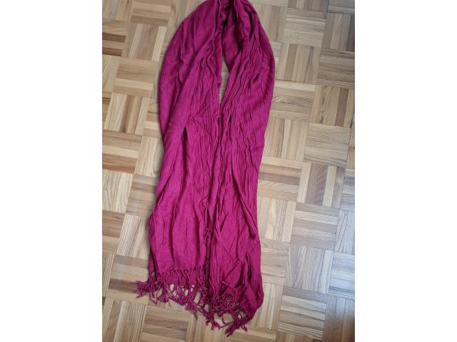 Foulard rouge foncé