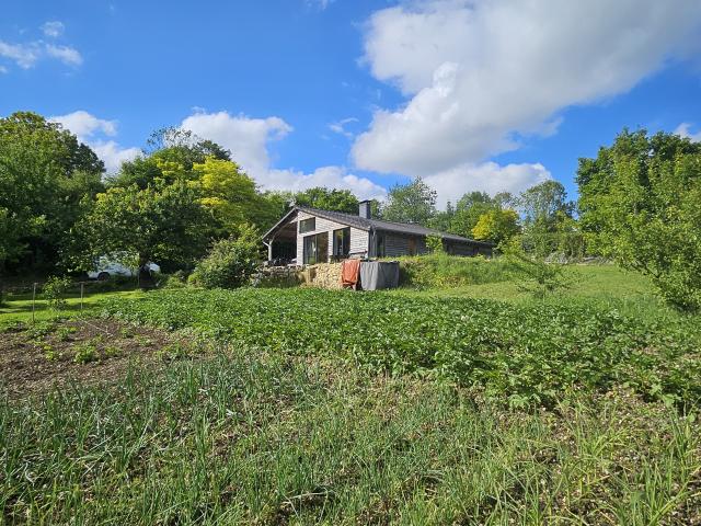 FRANCE ARDENNES - chalet 96m2 sur terrain 1956m2 - Nature, tranquillité et luminosité