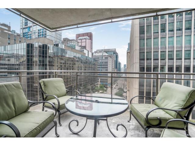 Furnished & Renovated - 20th floor - PRESTIGIOUS (Montreal, Quebec)