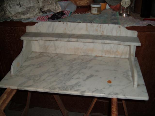 Garniture marbre pour table de toilette