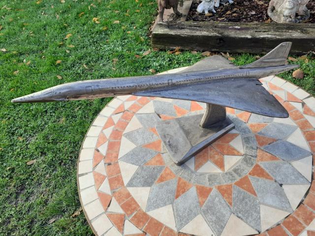GRAND AVION CONCORDE EN FONTE PATINEE
