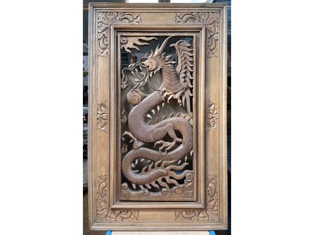 Grand cadre sculpté de dragon - H: 103 cm