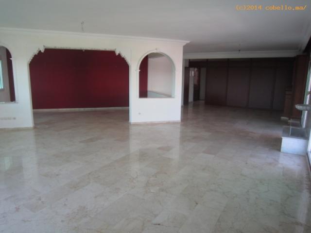 Grande appartement en location à Rabat à Agdal