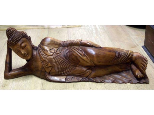 grande statue de Bouddha allongée en bois - L: 80 cm