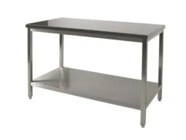 Grande table de travail INOX