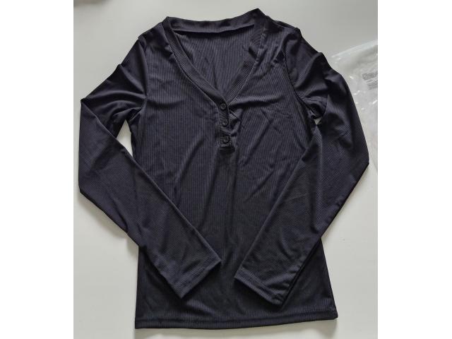 Photo GRATUIT - Pull léger noir manches longues image 1/3