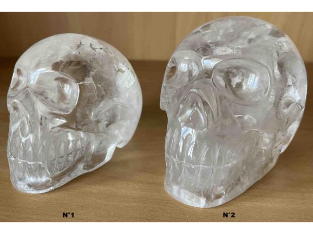 Photo Gros crâne en cristal de roche - H: 8 ou 9 cm image 1/4