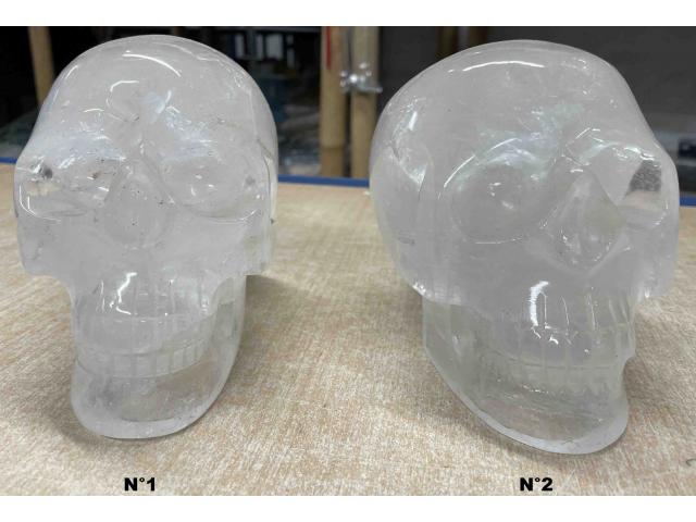 Photo Gros crânes en Cristal de roche naturel - H: 13 cm image 1/3