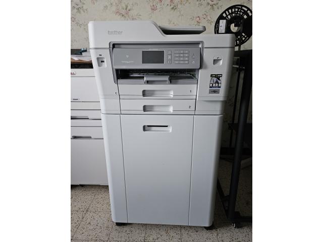Imprimante A3 Brother MFC-J6945DW + meuble à roulettes