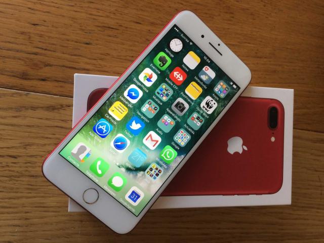 Photo Iphone 7 plus 128Gb special edition rouge image 1/2