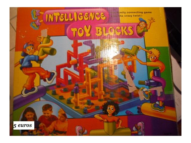 Photo jeu de société intelligence toy blocks occasion image 1/1