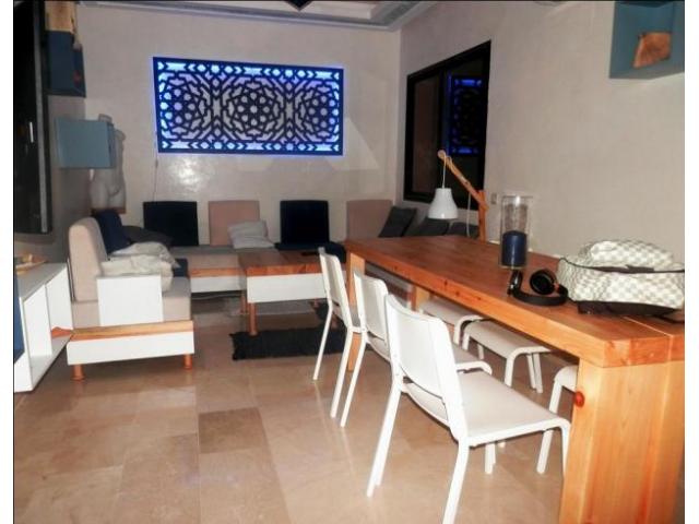 Joli appart meuble moderne a Laksour