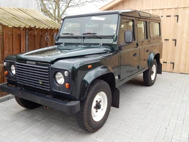 Photo Land Rover Defender 110 Td5 Station Wagon 9 places image 1/3