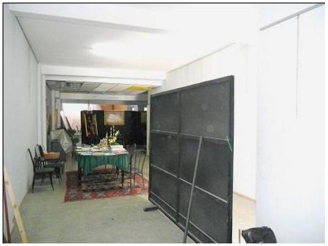 Local commercial de 400 m² à ROCHES NOIRS