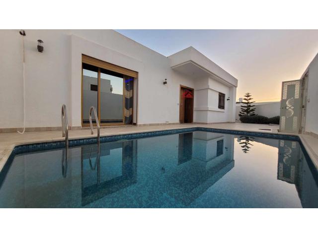 Photo Location Annuelle villa avec piscine sans vis-à-vis à Houmt Souk Djerba image 1/6