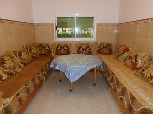 Location d'un grand et bel appartement meublé et bien équipé à Nador