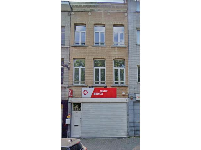 Photo Location du cabinet médical avec plusieurs bureaux à Bruxelles image 1/1