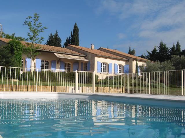 Photo Location maison France - Vaucluse - Calme - Piscine - 6 personnes image 1/6