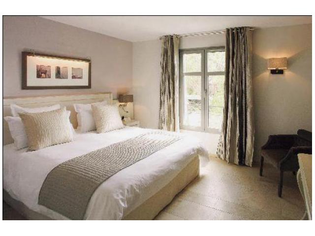 Logement avec 3 chambres et salon