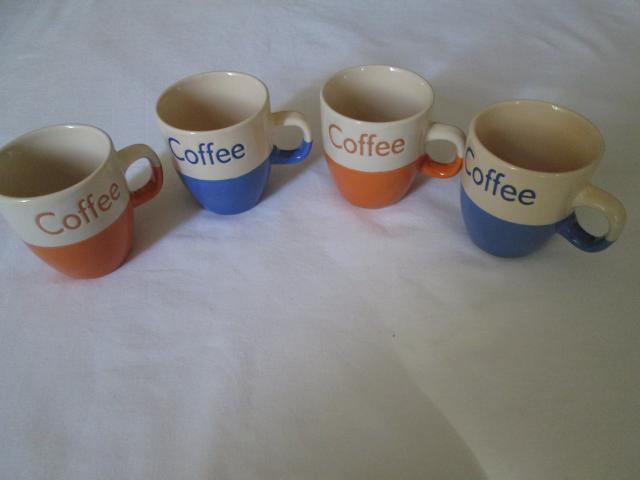 Lot 4 tasses à café
