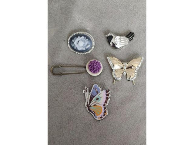 Lot de 5 broches et pin's fantaisie