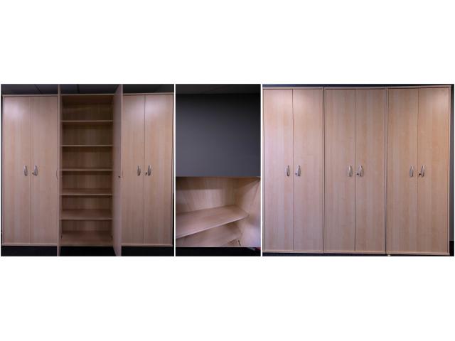 Photo Lot de 6 armoires en bois de rangement avec étagères réglables. image 1/1