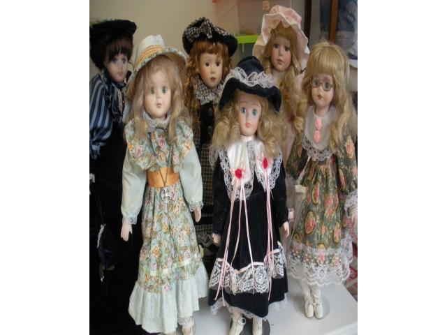 Photo lot de 6 poupées en porcelaine image 1/1