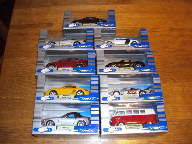 Lot de 9 voitures miniatures Welly à l'échell 1/43 - 1/40