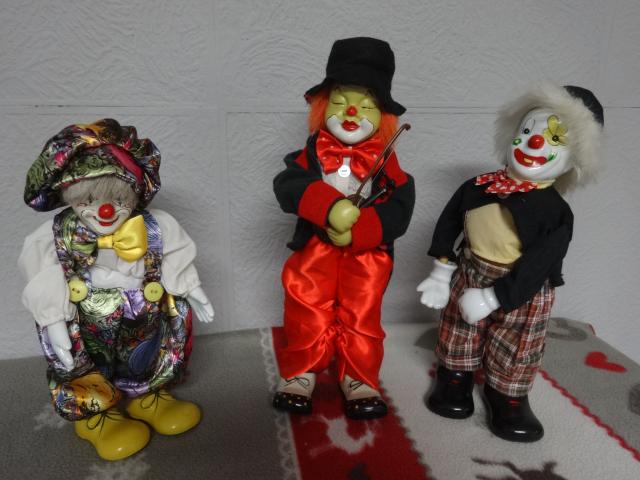 Lot de Cinq Clowns dont Trois Automates