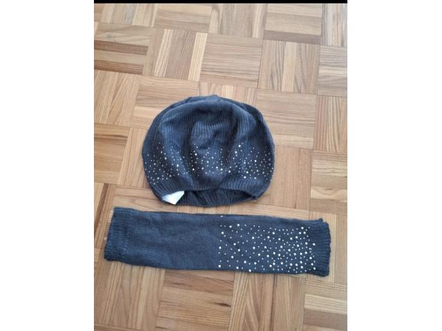 Lot neuf bonnet anthracite et gants  neufs