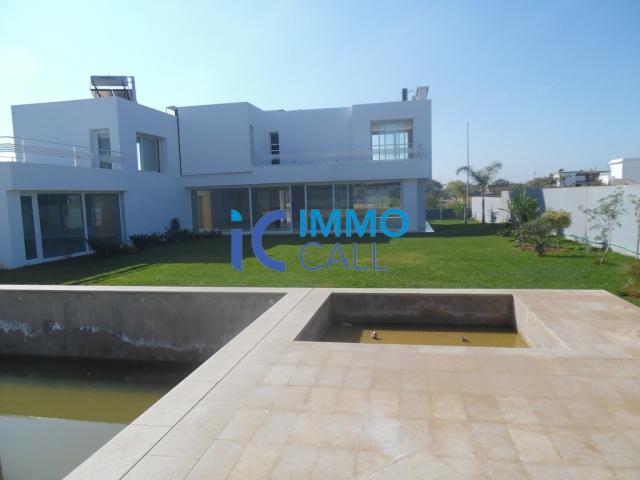 Photo Luxueuse villa de 1750 m² à vendre située à Souissi image 1/6