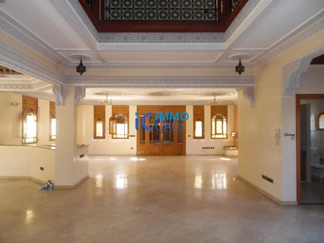 Photo Luxueuse villa de 800 m² à louer située à Hay Riad image 1/6