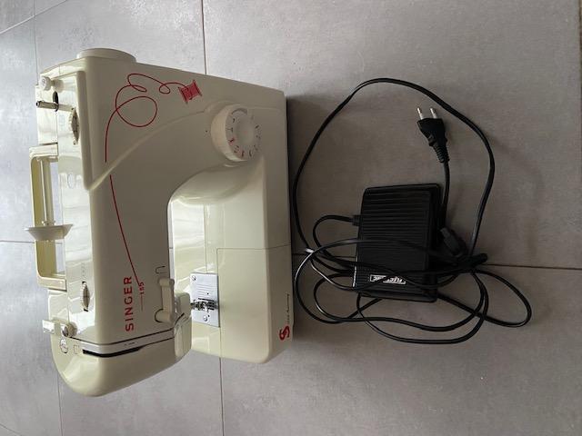Photo MACHINE A COUDRE SINGER 155 image 1/2