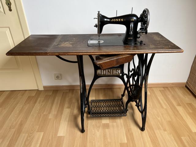Machine à coudre vintage Jones C.B. British