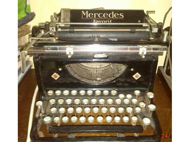 Photo Machine à écrire Mercedes Favorit - des années 30 image 1/1
