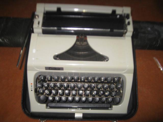 machine a écrire portable Erika rabatren