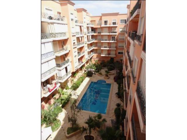 MAGNIFIQUE APPARTEMENT AVEC PISCINE ,JARDINS