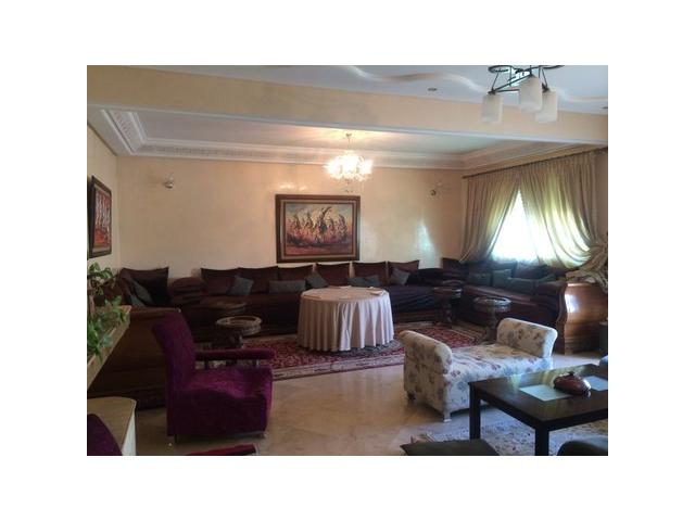 magnifique appartement meublé par jour au centre ville FES