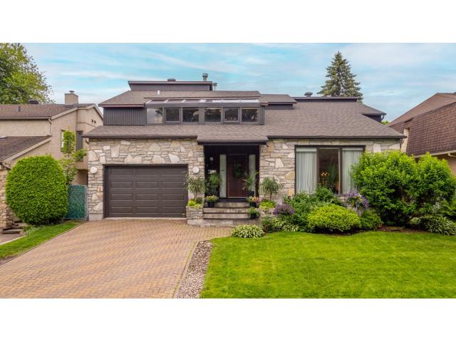 Magnifique propriété au design architectural exclusif à Brossard (Quebec)