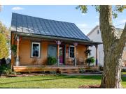 Annonce Maison centenaire 1900 restaurée avec souci du détail (Saint-Valentin, Québec)