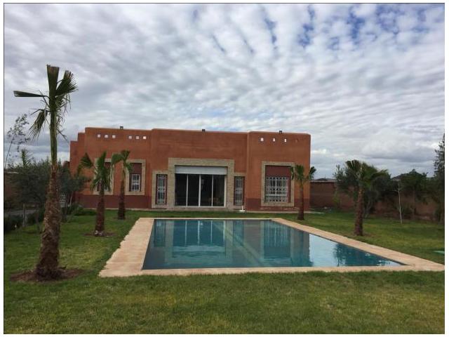 Maison de compagne vide ou meublée sur 1700m