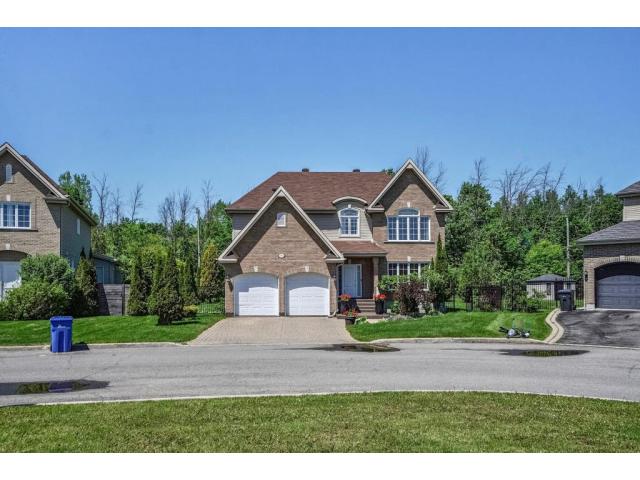 Maison de prestige dans un rond-point à Pincourt (Quebec)