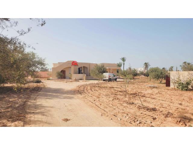 MAISON MEUBLÉE À SEDGHIANE DJERBA - RÉF L764